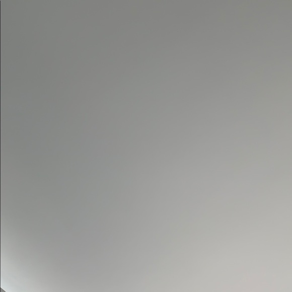 Meet your Posher, Laura - Picture 1 of 1